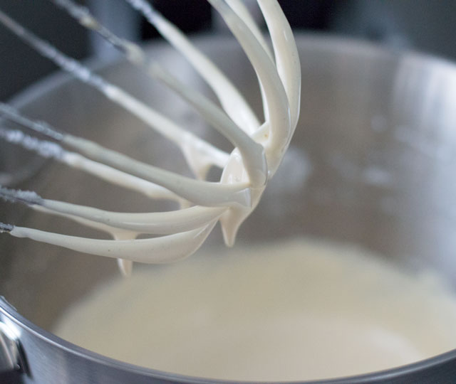 Eigeel stijf kloppen Moskovische tulband recept