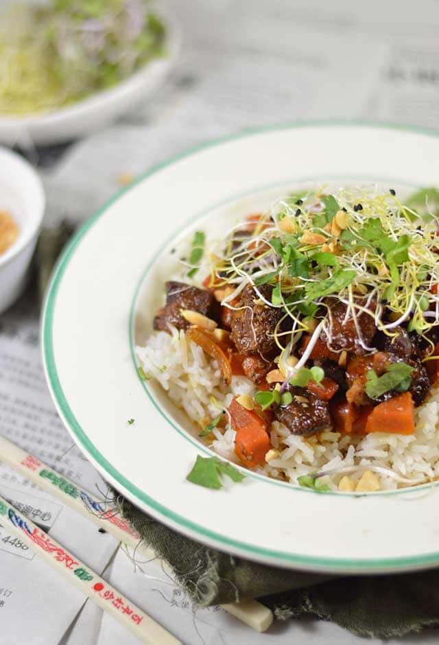 Vietnamees varkensvlees met karamel en wortel