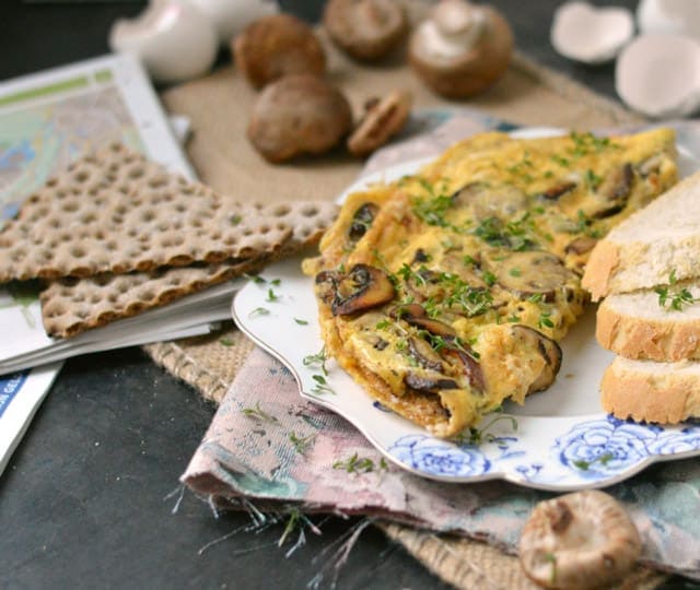 Omelet met champignons en kaas - Eef Kookt Zo