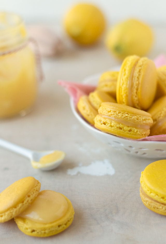 Lemon curd macarons