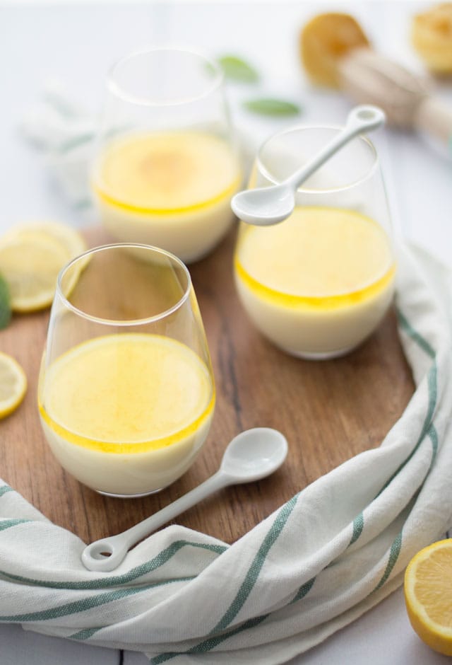 Panna cotta met yoghurt en citroen