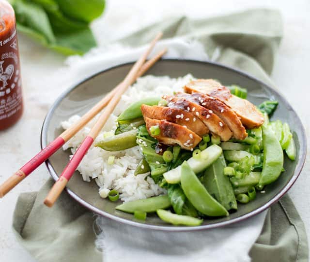 Kip hoisin met groente uit de wok