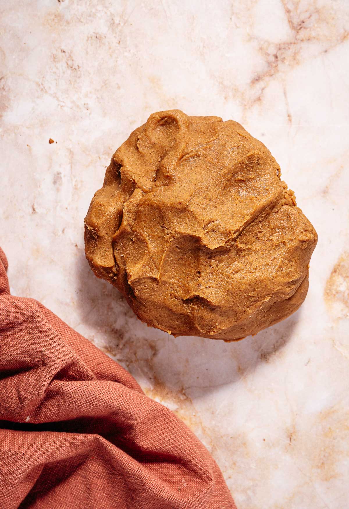 Maak het kruidnotendeeg