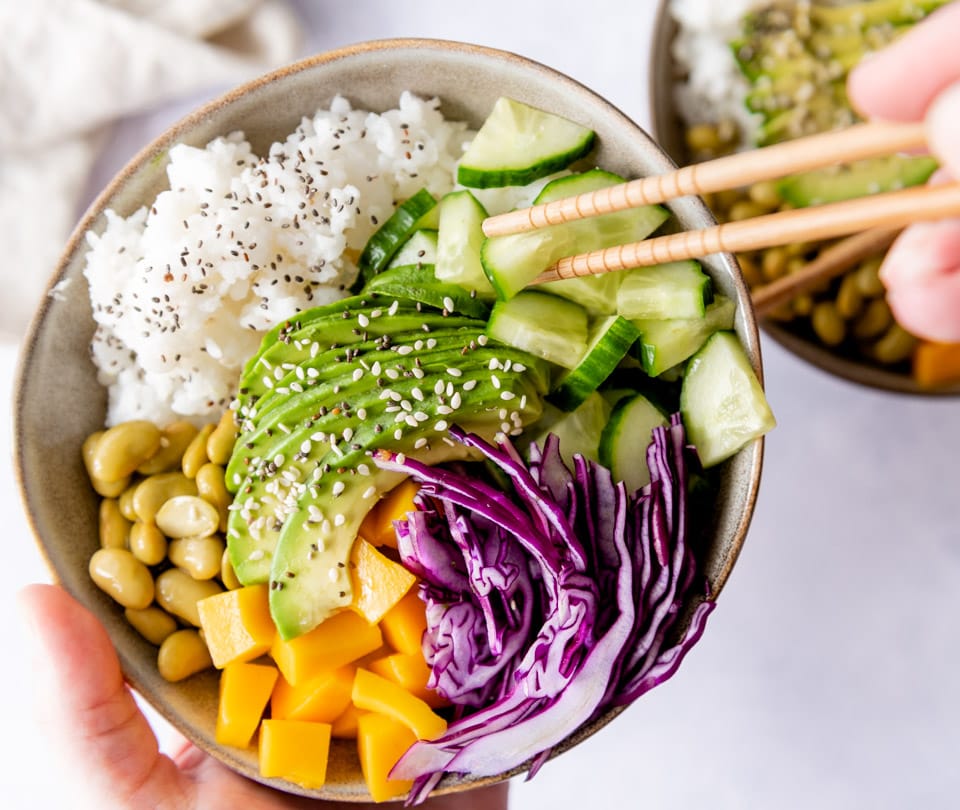 Snelle vegan maaltijd- poke bowl