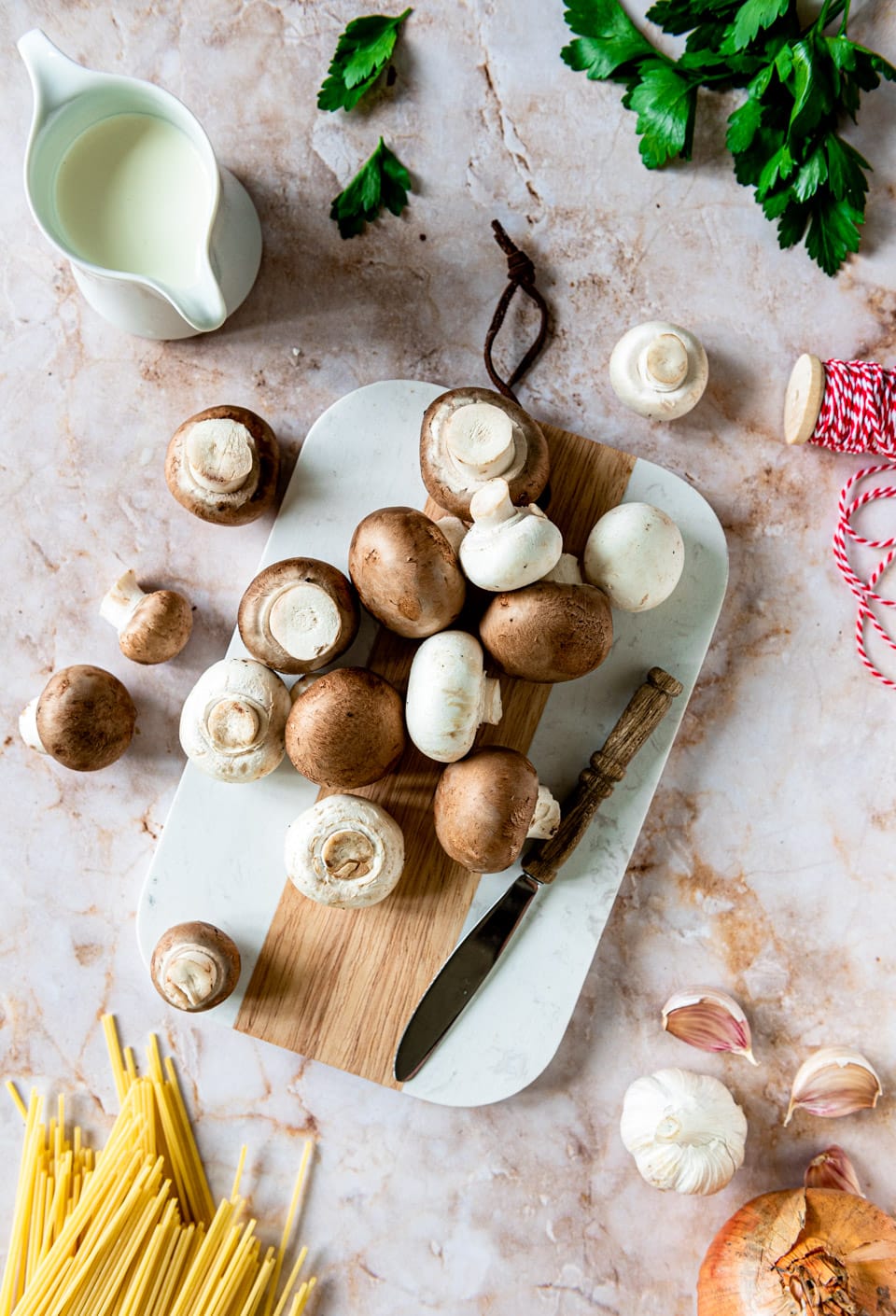Spaghetti champignons roomsaus ingredienten