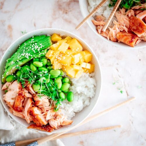 Poke bowl met gebakken zalm
