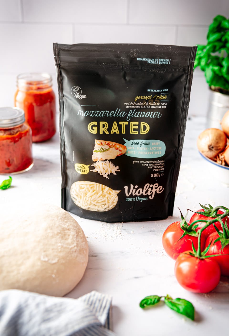 Vegan mozzarella voor op de pizza