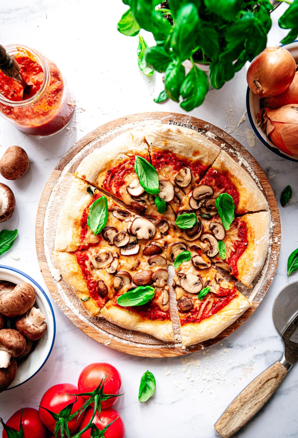 Vegan pizza funghi