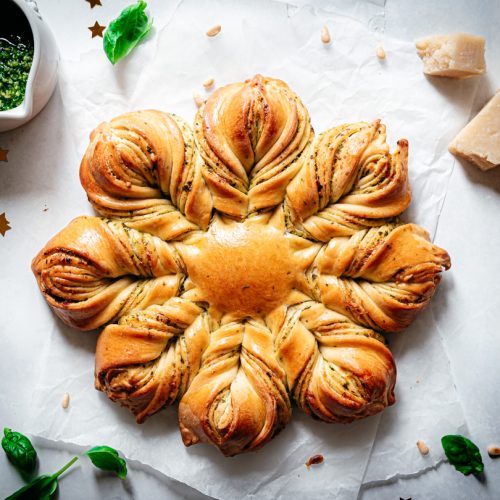 Kerstbrood ster met pesto