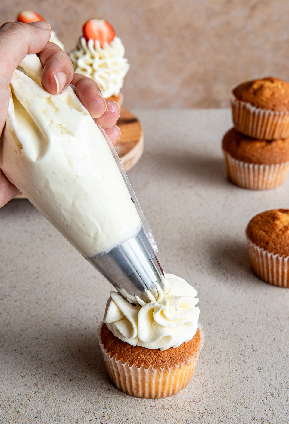 Cupcakes botercreme spuiten