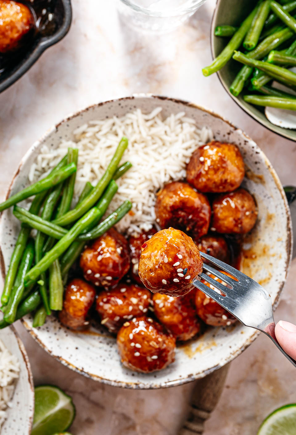 Gehaktballetjes in zoetzure saus