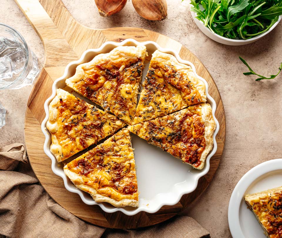 Quiche met gekarameliseerde ui