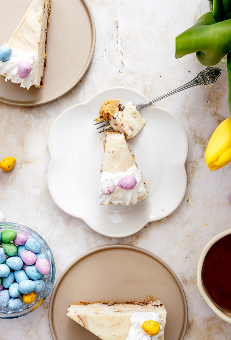 Taart met paaseitjes