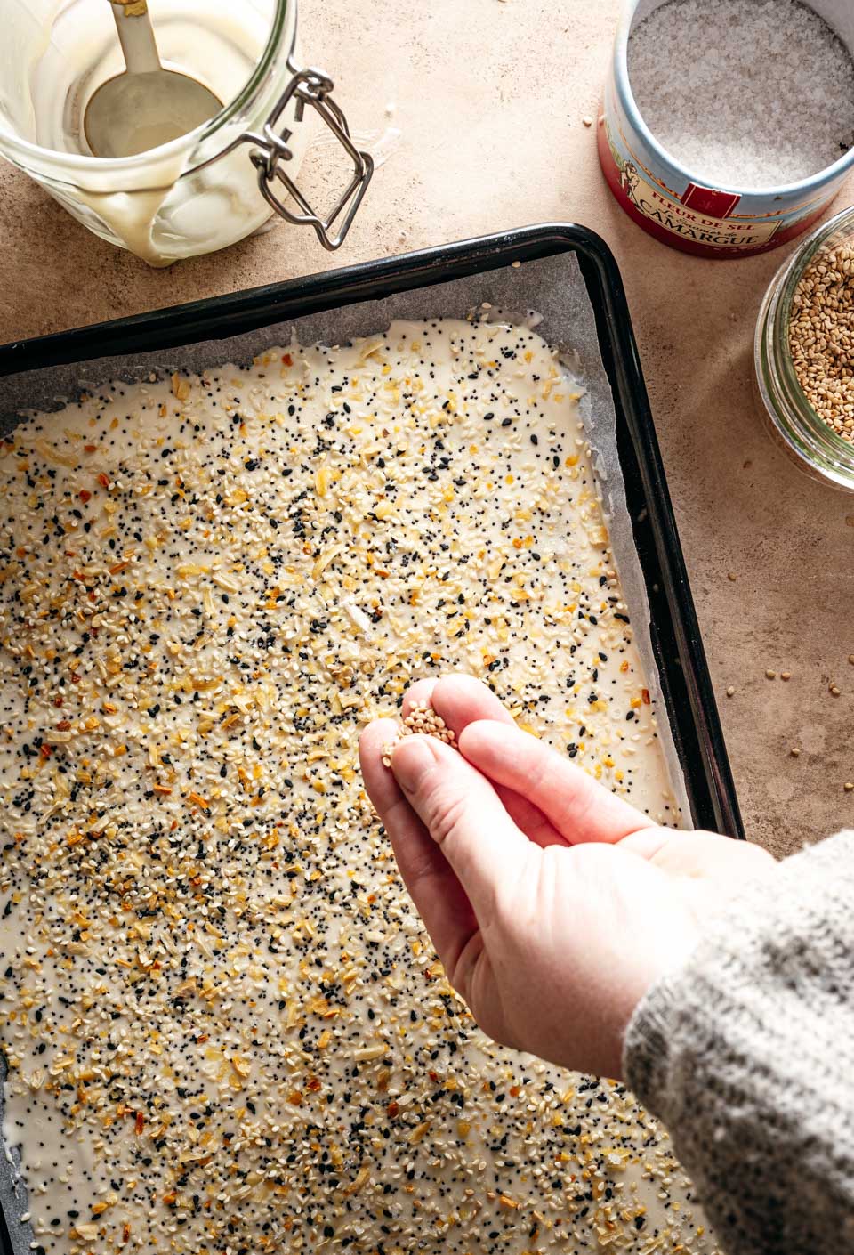 Crackers van zuurdesem overschot