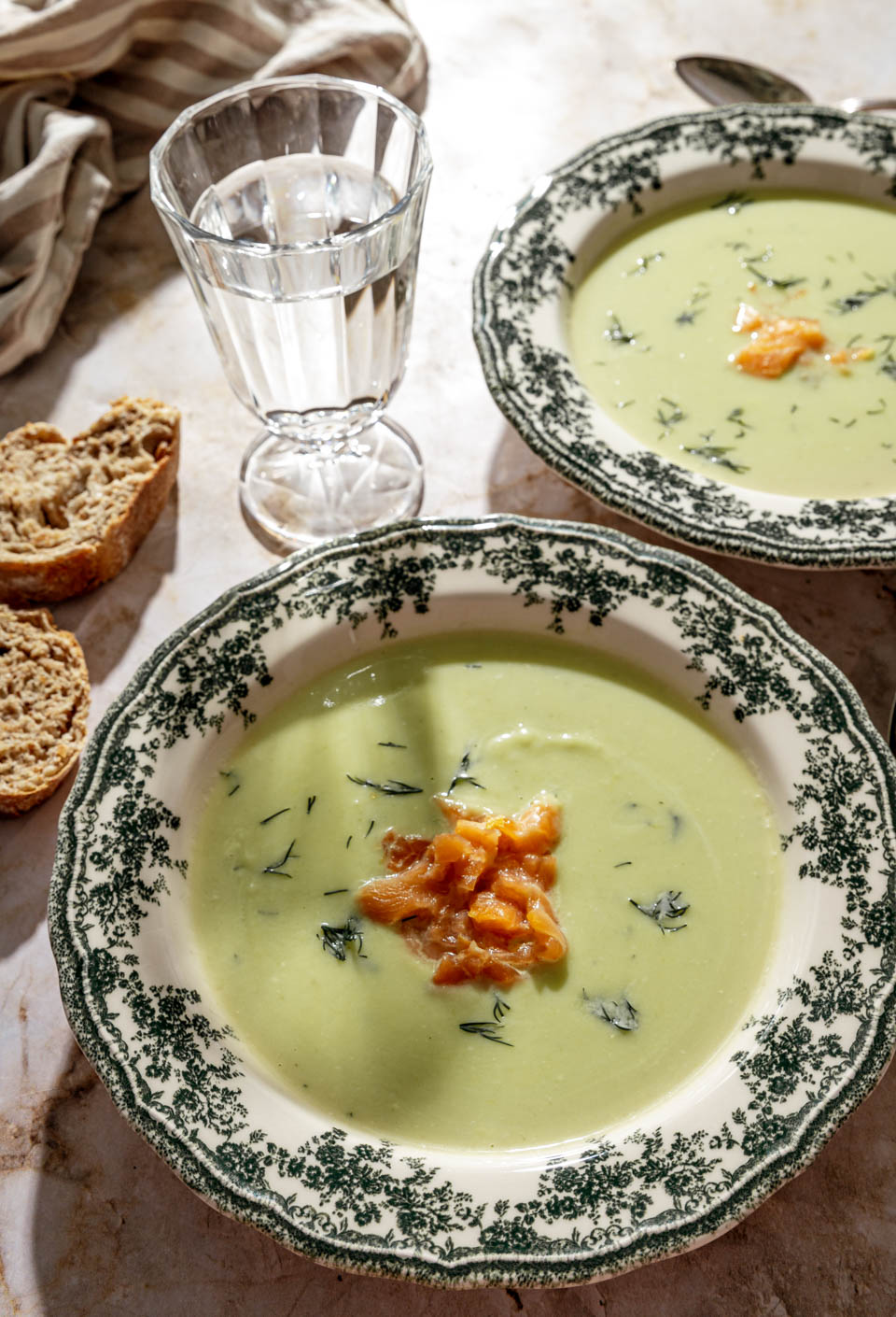 Venkelsoep met gerookte zalm