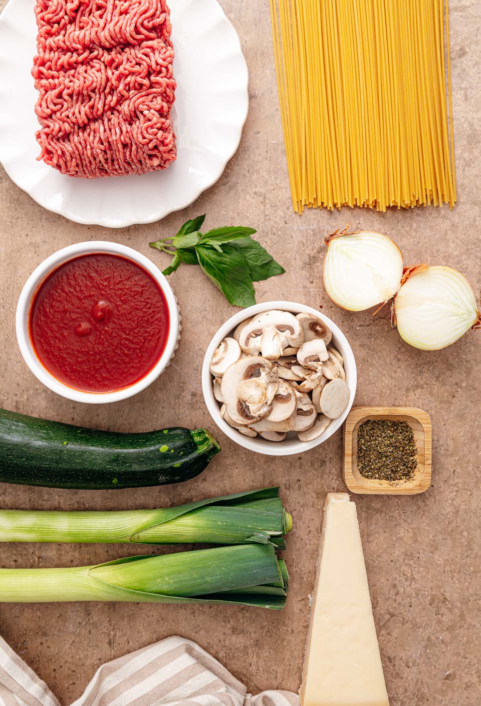 Ingredienten voor spaghettisaus