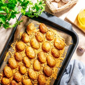 Krokante aardappels met kaas