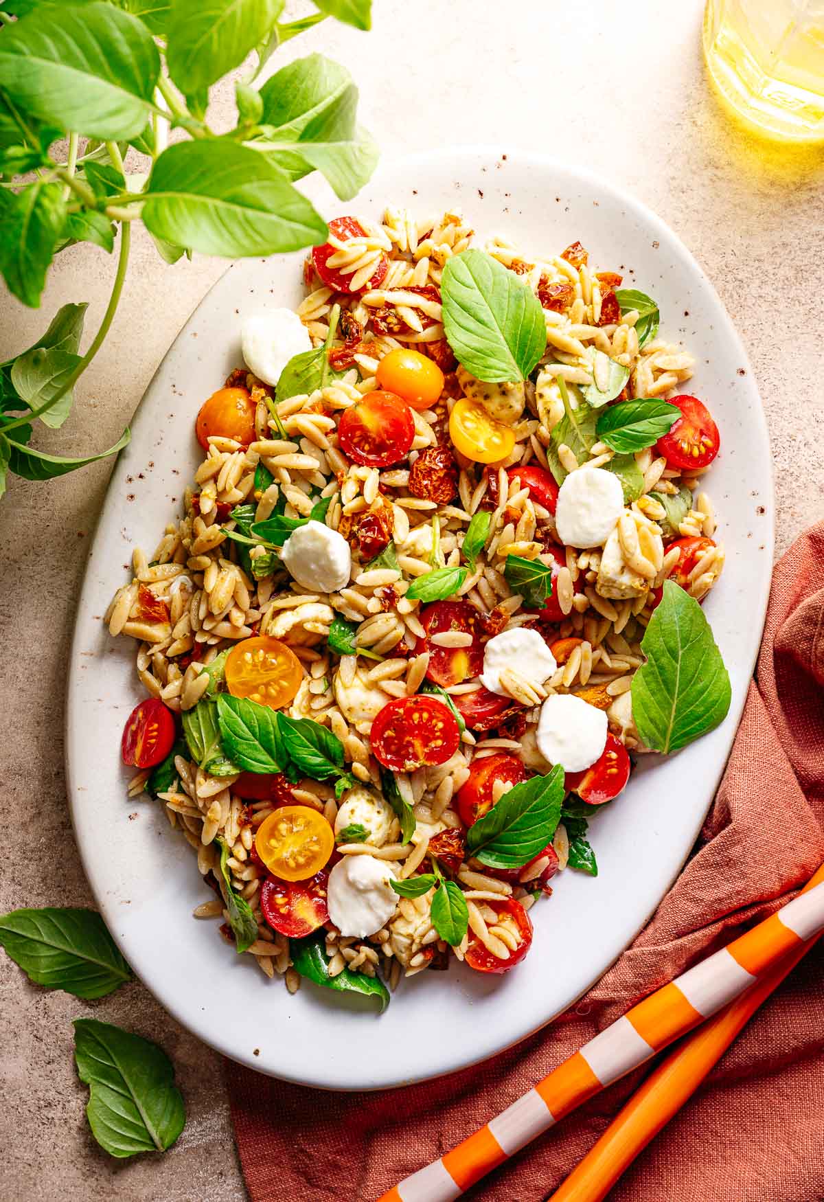 Italiaanse salade met tomaat en mozzarella