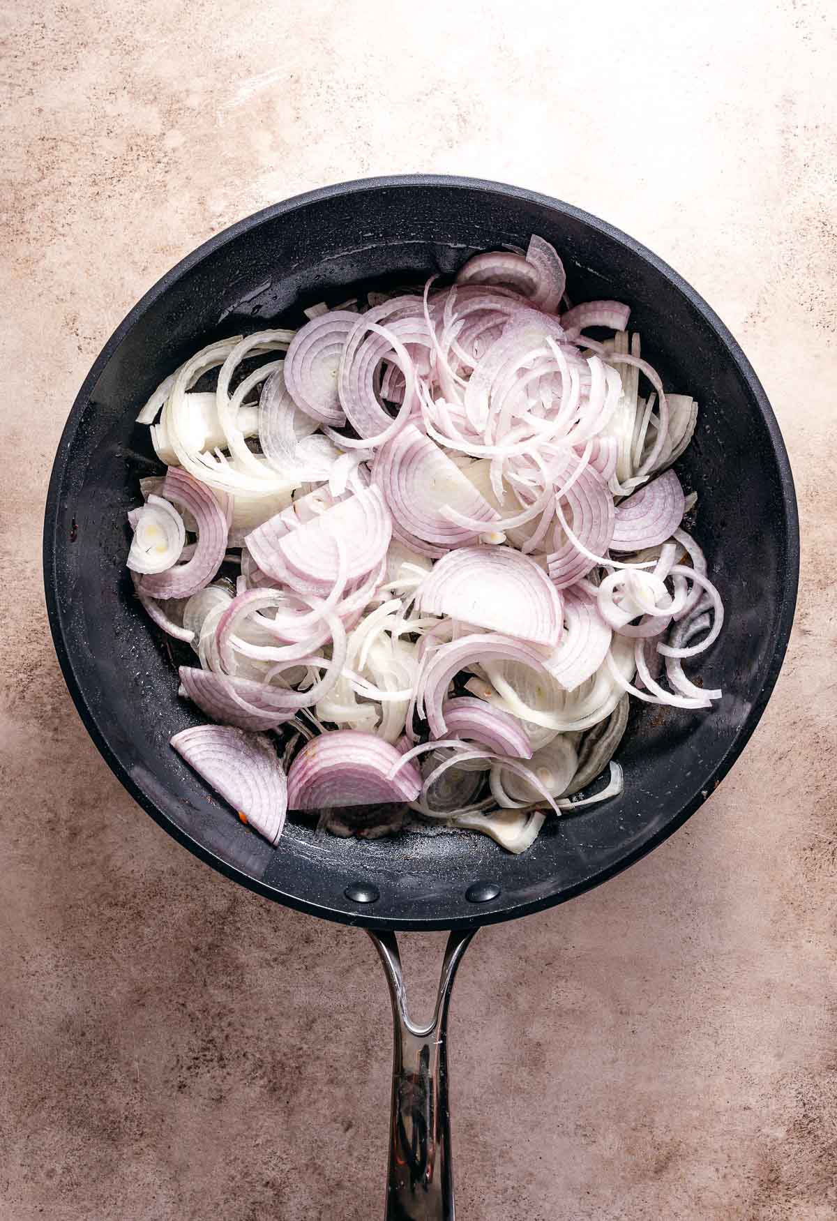 Uien langzaam bakken