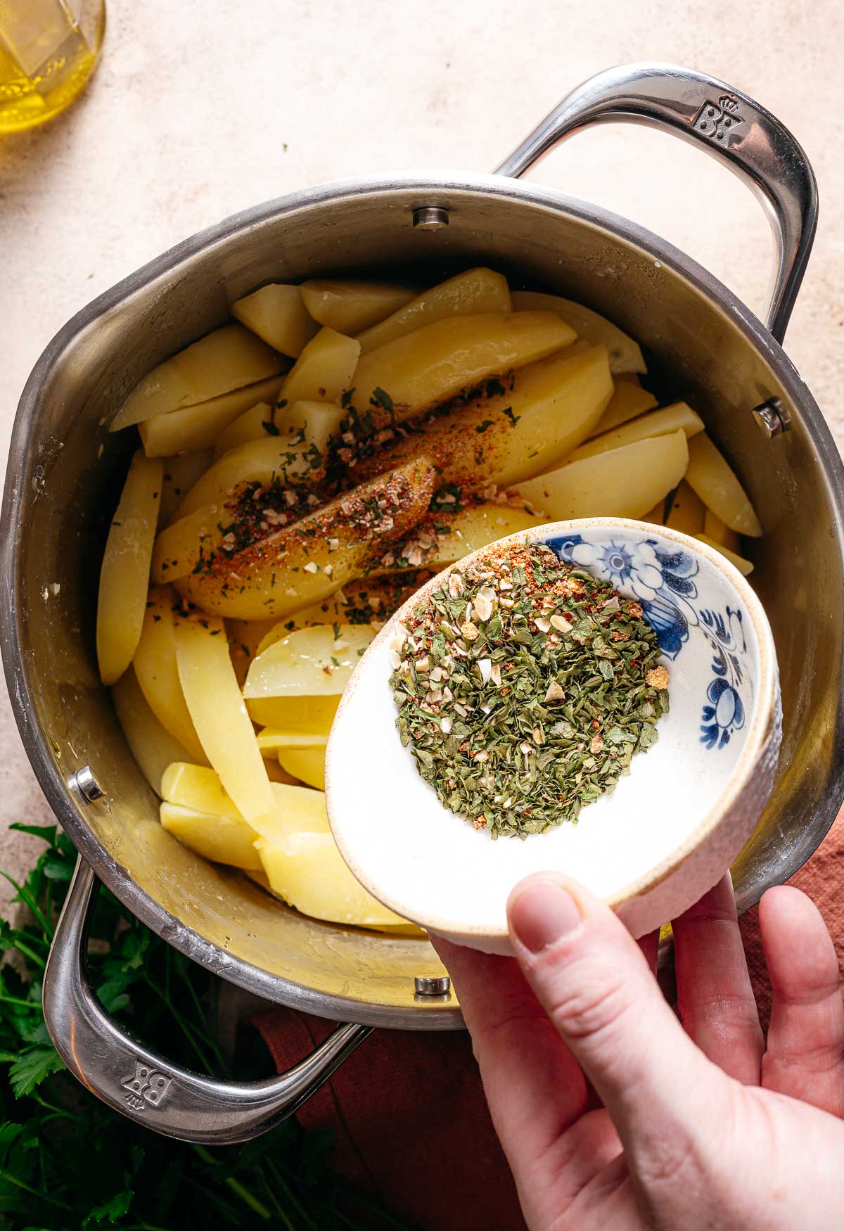 Stap 3- aardappels kruiden