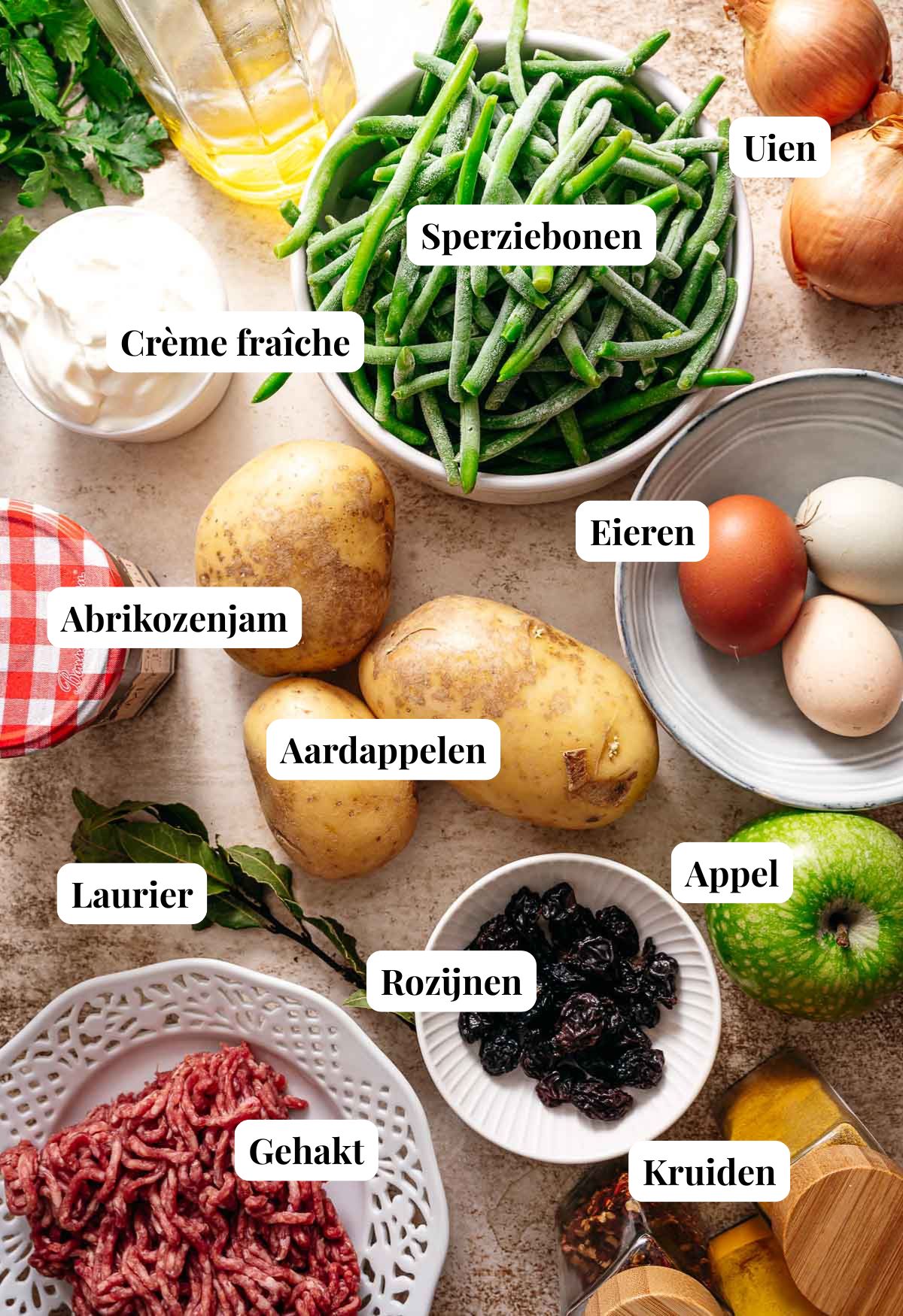 Ingredienten bobotie met aardappelen