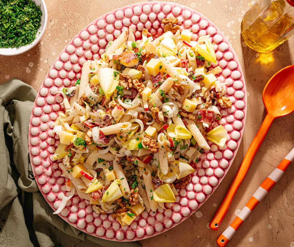 Pastasalade met witlof