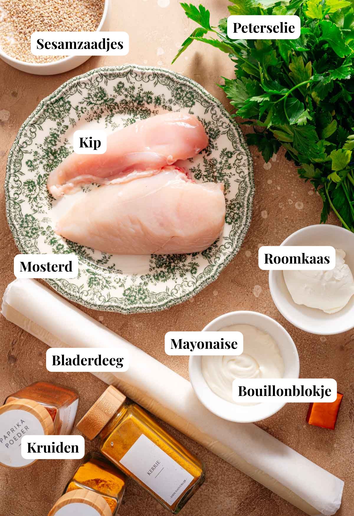 Ingredienten voor kip kerrie bladerdeeghapjes