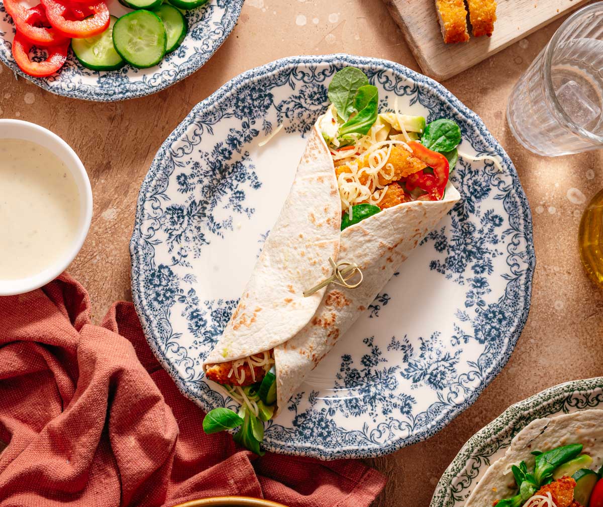 Wraps krokante kip met honing mosterd saus