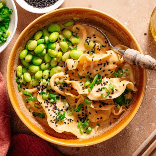 romige noedelsoep met gyoza