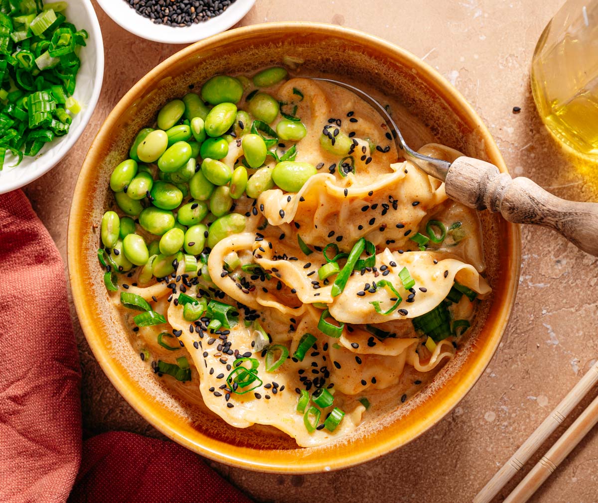 romige noedelsoep met gyoza